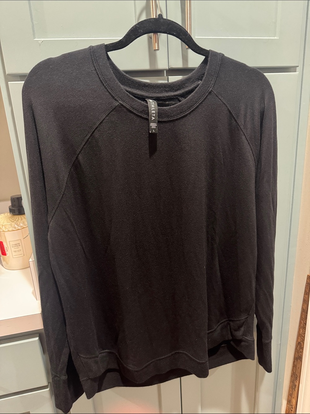 Athleta Black Crewneck Sweatshirt super super soft & Cozy Hi-low hem